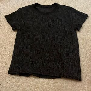 Like new, lululemon top, size 4 could fit 2!